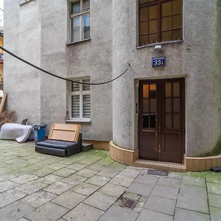 Starowislna - Balcony, Top Location, Tram & Train Nearby - By Rentujemy Lejlighed *